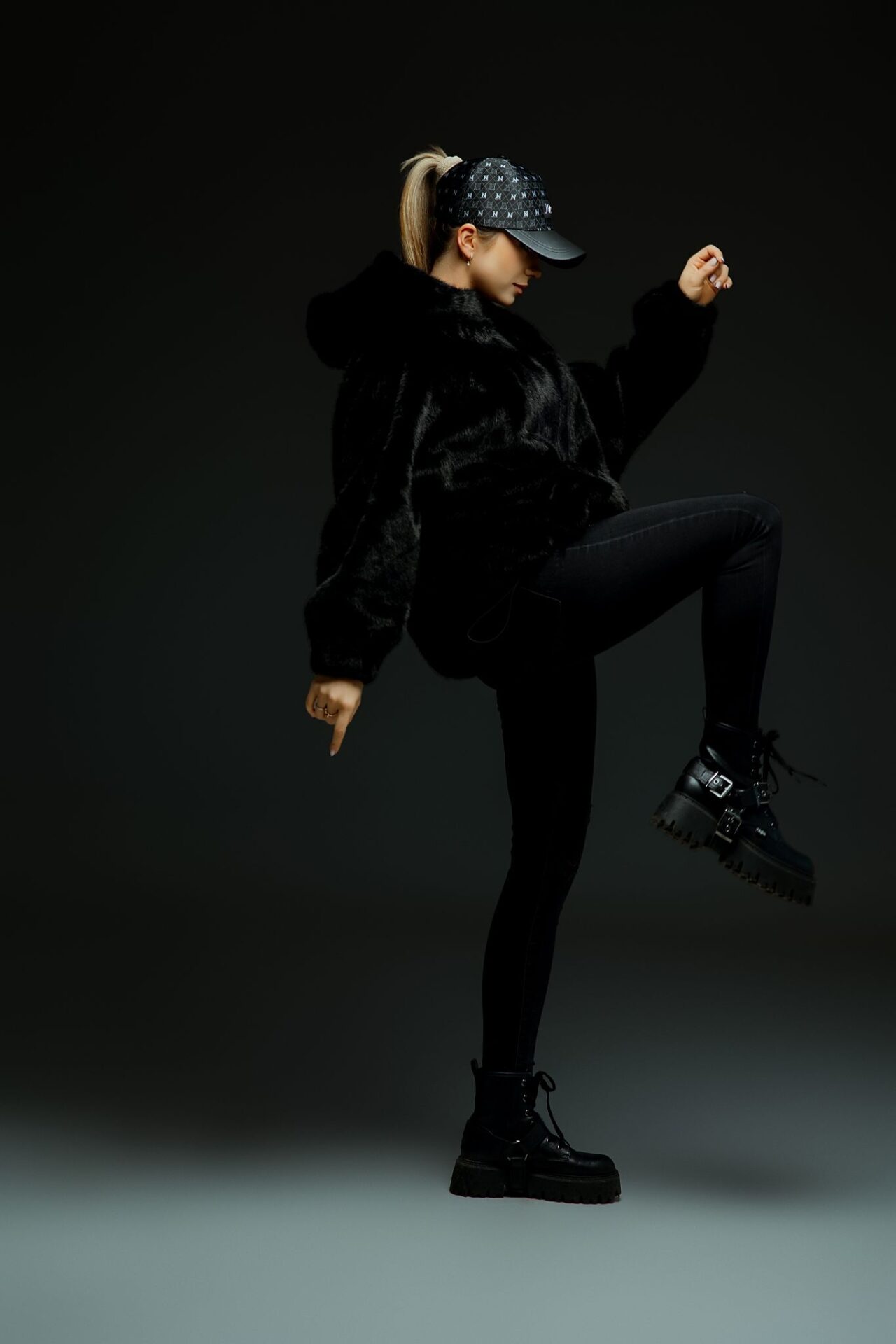 Futro - Arctic Luxe: Oversize Basalt