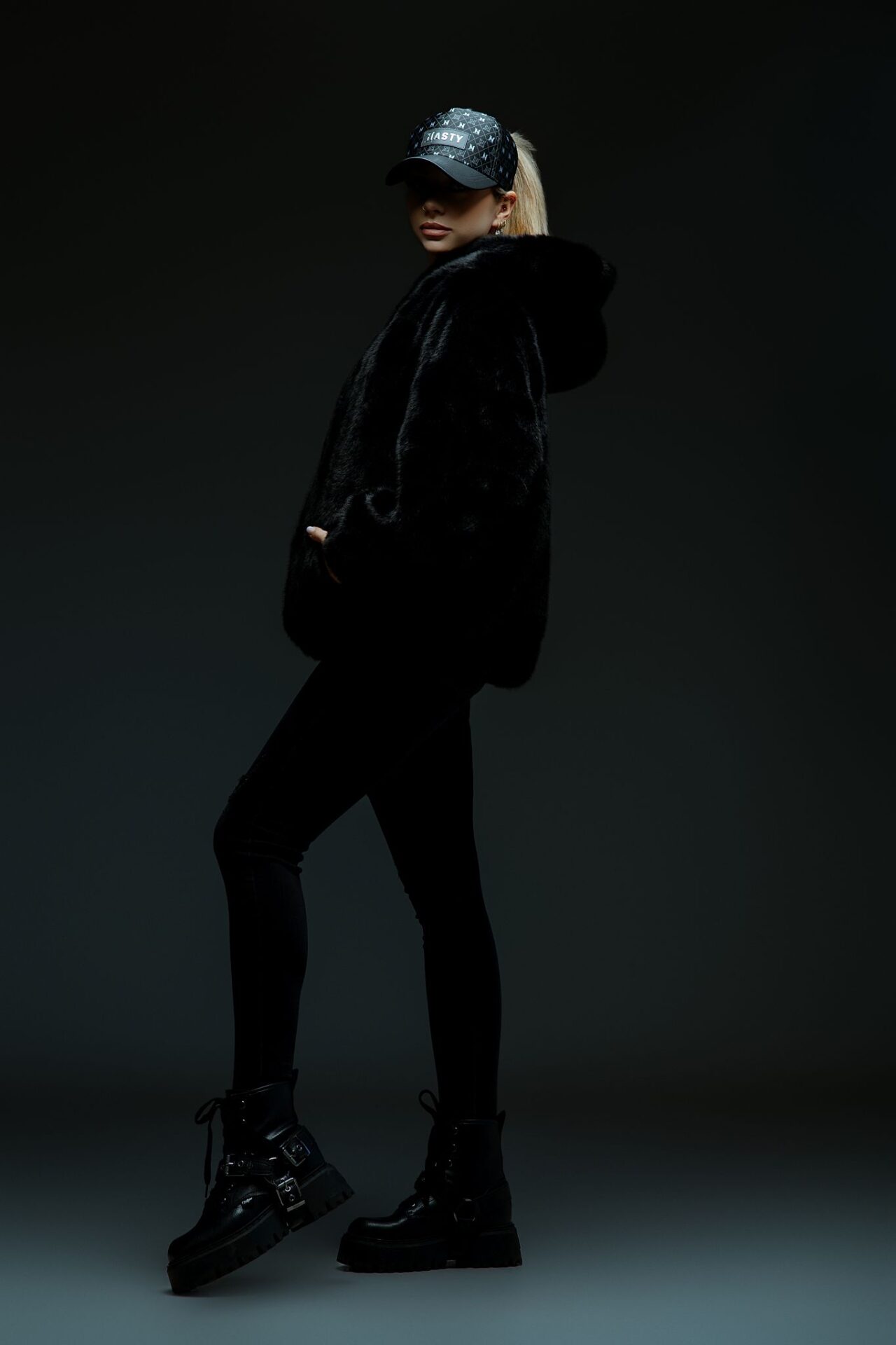 Futro - Arctic Luxe: Oversize Basalt